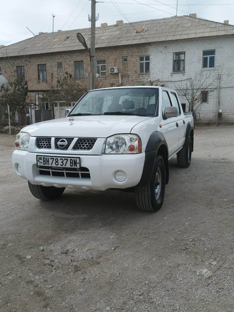 Nissan Navara 2011 - 130 000 TMT - Balkanabat - img 3
