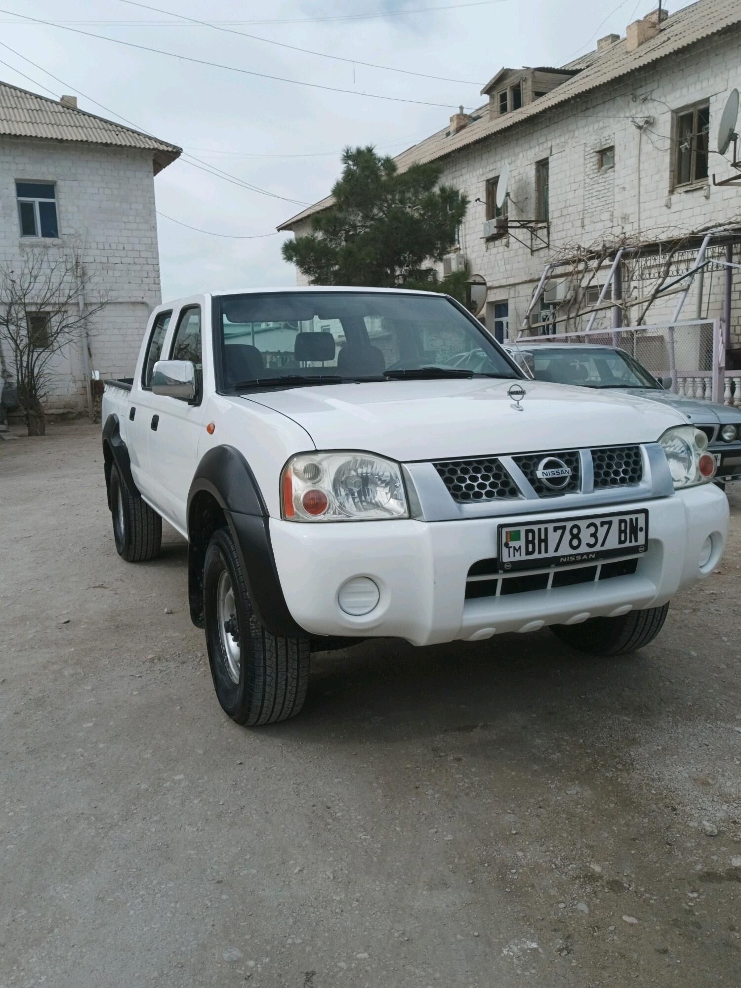 Nissan Navara 2011 - 130 000 TMT - Balkanabat - img 9