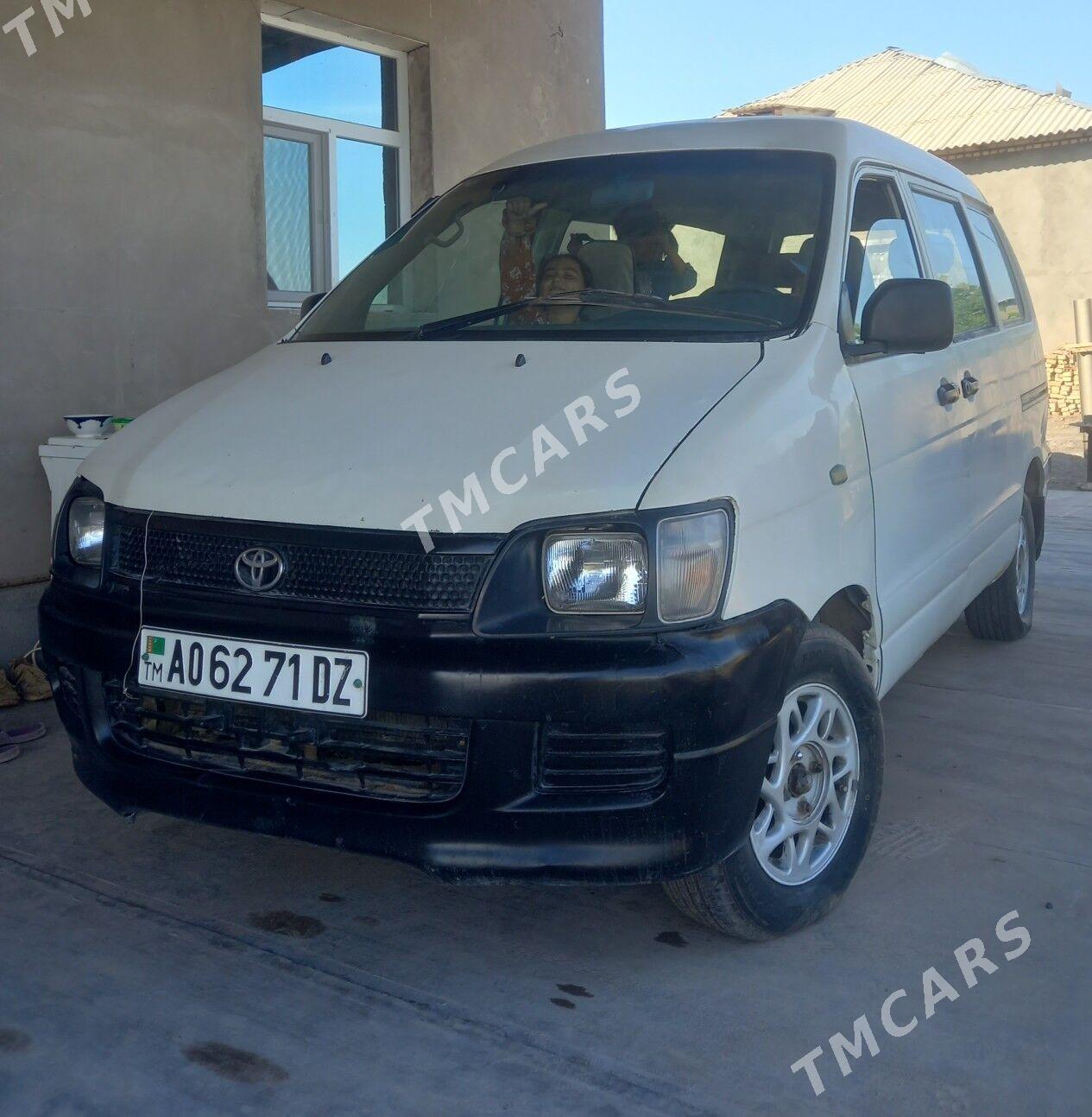 Toyota Town Ace 1998 - 25 000 TMT - Шабатский этрап - img 4