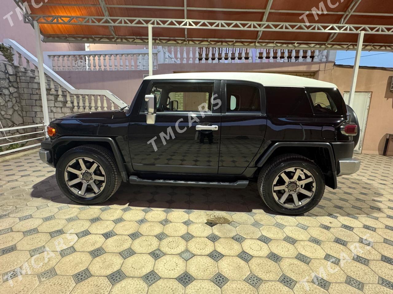 Toyota FJ Cruiser 2010 - 500 000 TMT - Türkmenbaşy - img 6