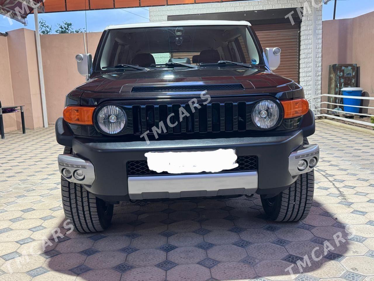 Toyota FJ Cruiser 2010 - 500 000 TMT - Türkmenbaşy - img 2