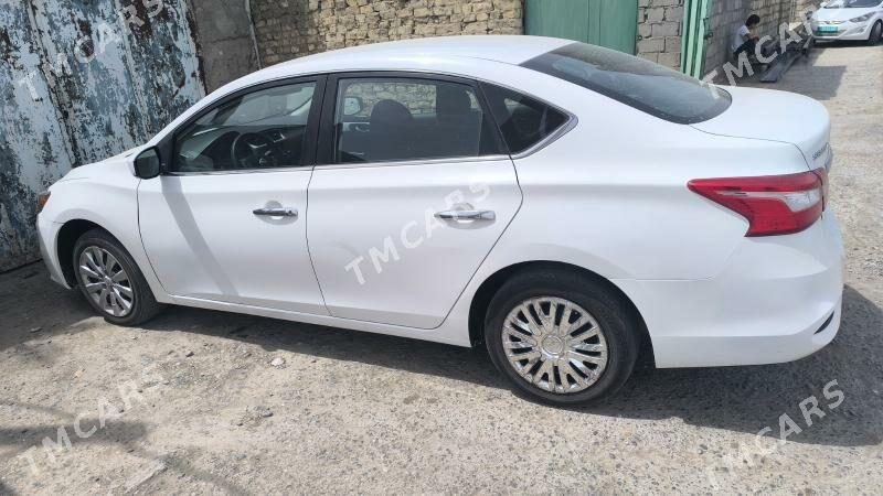 Nissan Sentra 2017 - 135 000 TMT - Büzmeýin - img 3