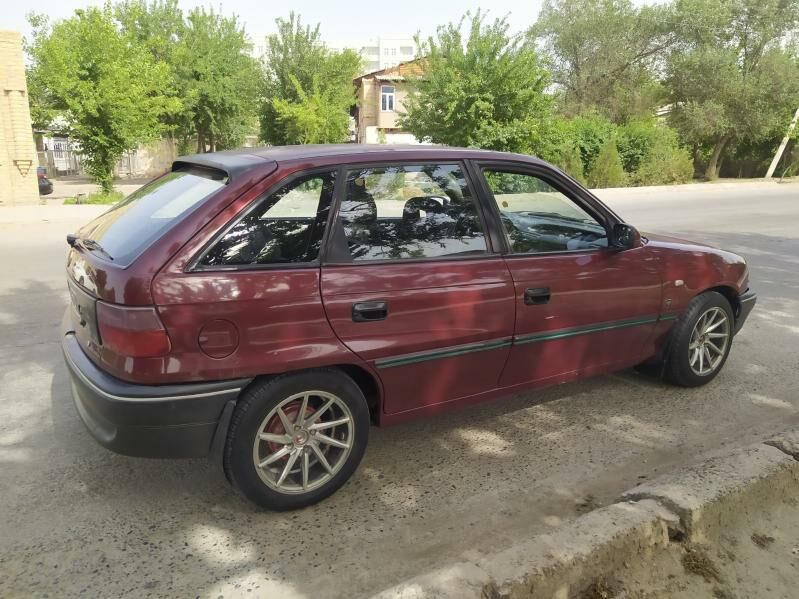 Opel Astra 1992 - 30 000 TMT - Mary - img 4