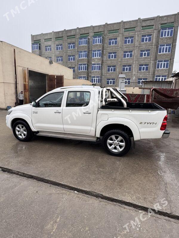 Toyota Hilux 2013 - 360 000 TMT - Türkmenabat - img 4