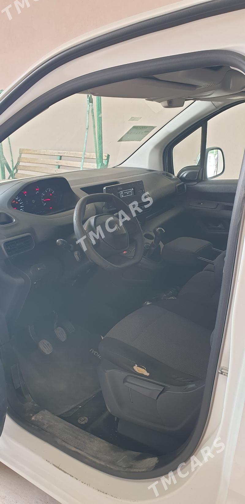 Peugeot 108 2019 - 240 000 TMT - "Алтын Асыр" Гундогар базары ( Толкучка) - img 4