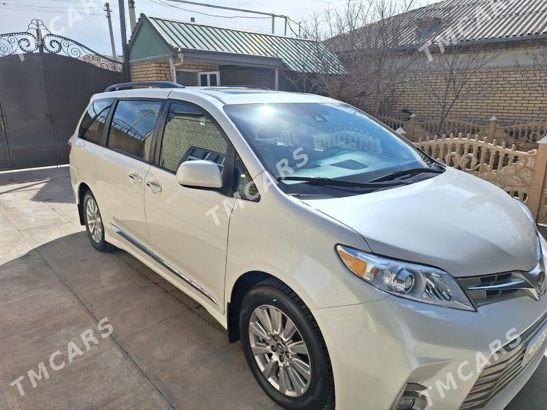 Toyota Sienna 2018 - 450 000 TMT - Mary - img 4