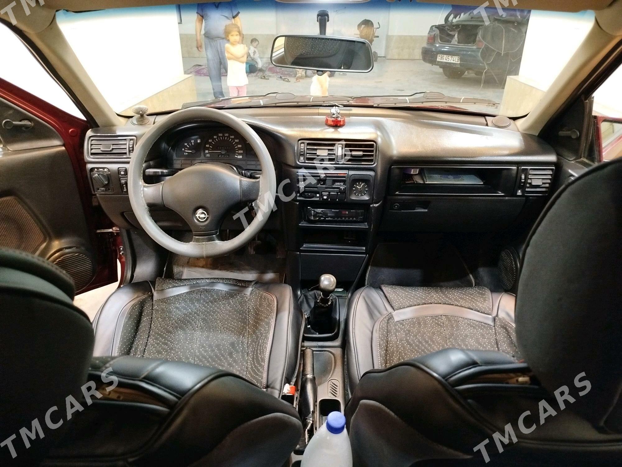 Opel Vectra 1994 - 50 000 TMT - Чарджоу - img 4