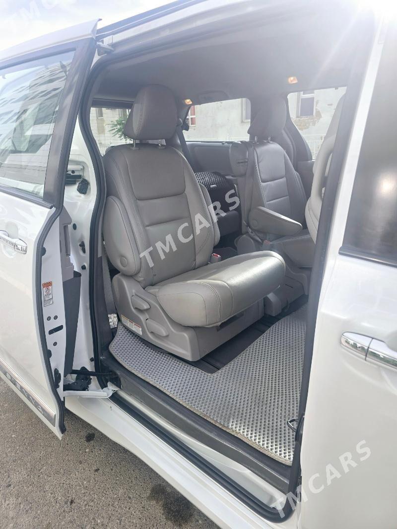 Toyota Sienna 2019 - 475 000 TMT - Мары - img 2