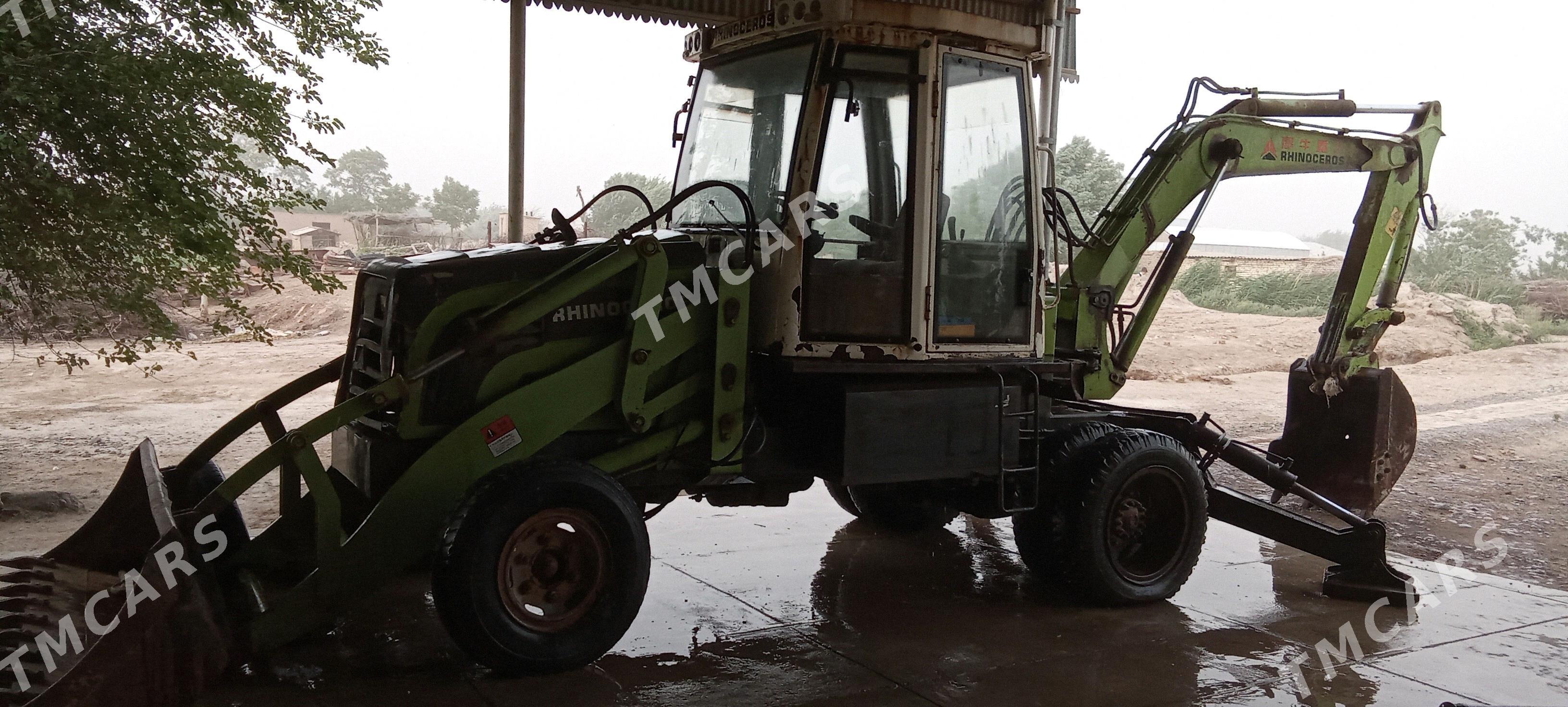JCB 4CX ECO 2014 - 200 000 TMT - Ёлётен - img 2