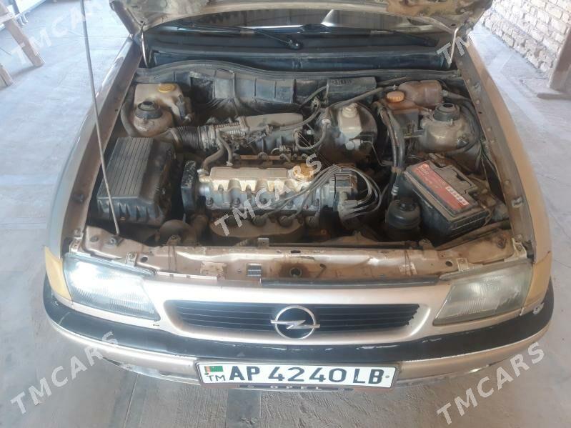 Opel Astra 1996 - 40 000 TMT - Халач - img 4
