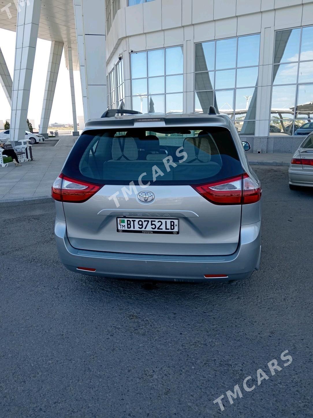 Toyota Sienna 2019 - 375 000 TMT - Türkmenabat - img 7