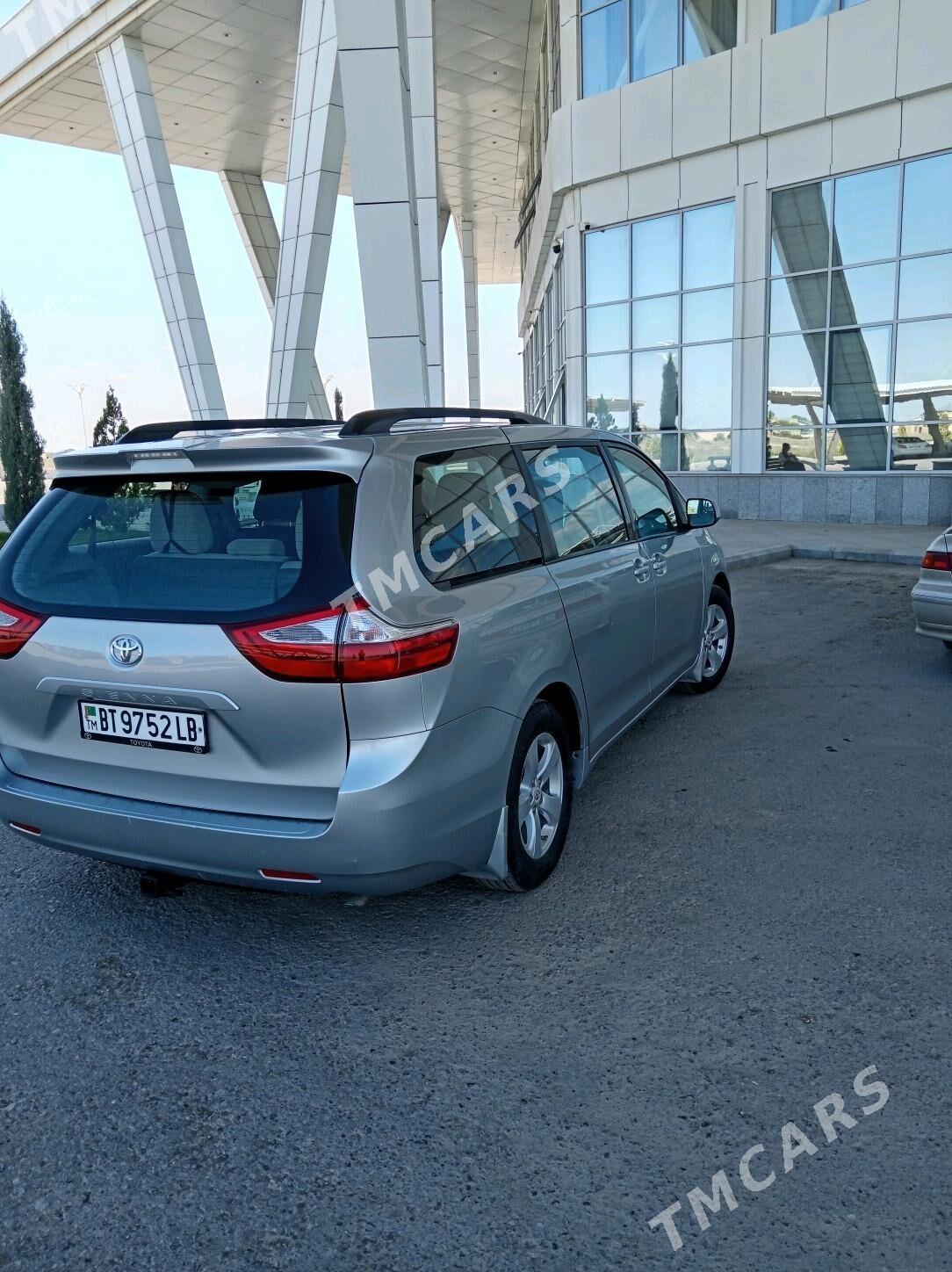 Toyota Sienna 2019 - 375 000 TMT - Türkmenabat - img 6