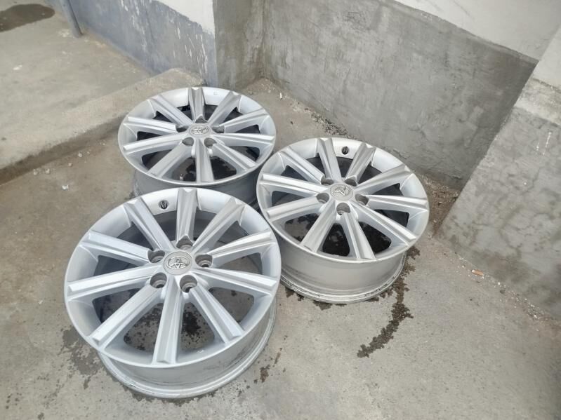 palta camry xle 17disga 2 100 TMT - Aşgabat - img 3