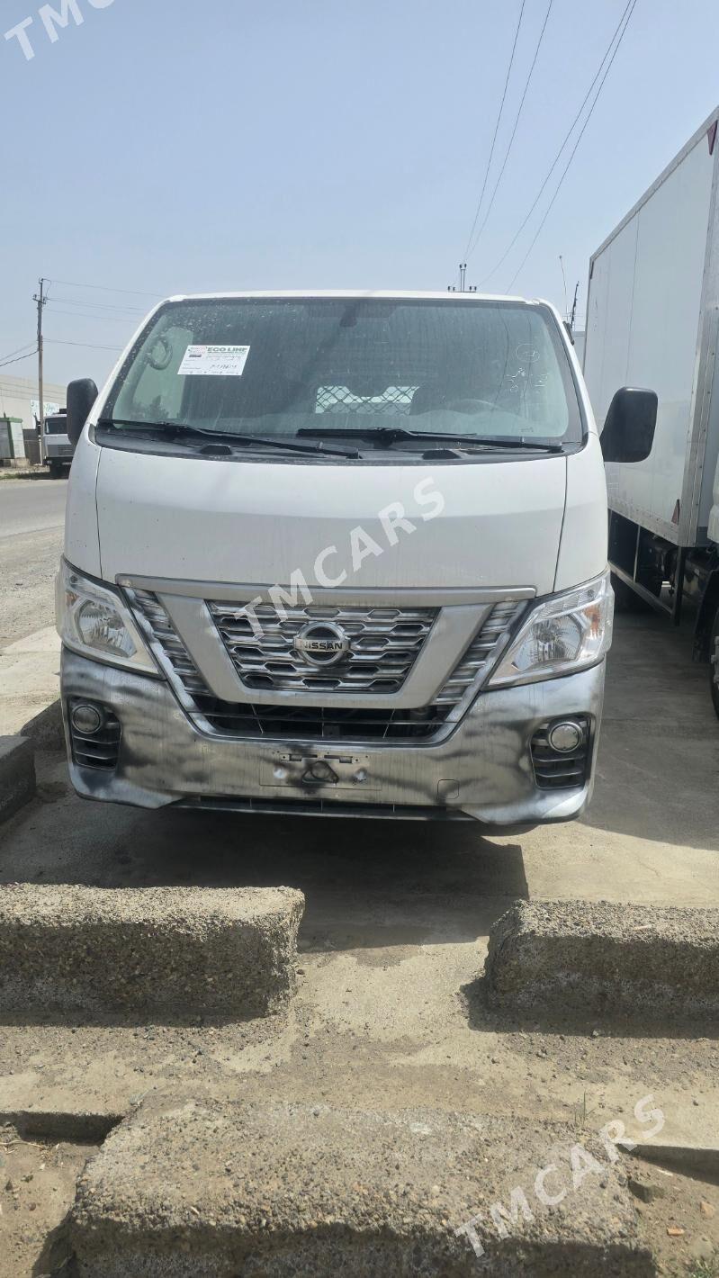 Nissan Urvan 2022 - 310 000 TMT - Mary - img 4