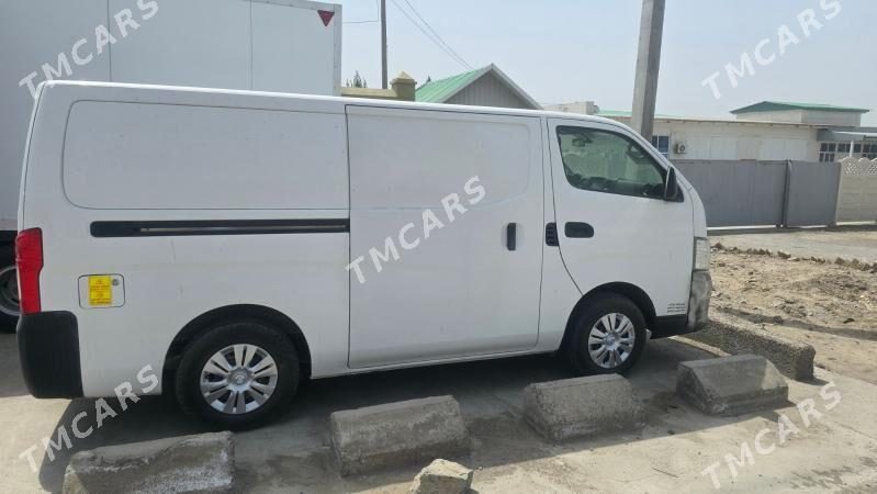 Nissan Urvan 2022 - 310 000 TMT - Mary - img 3