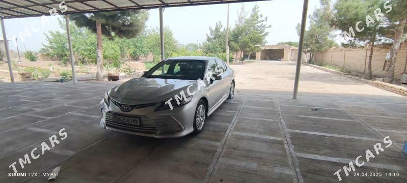 Toyota Camry Hybrid 2021 - 240 000 TMT - Ýolöten - img 2