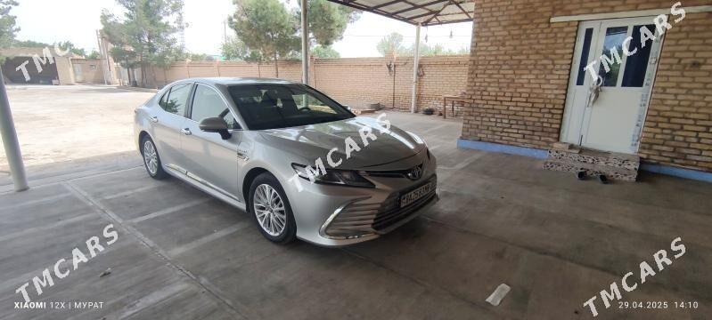 Toyota Camry Hybrid 2021 - 240 000 TMT - Ýolöten - img 3