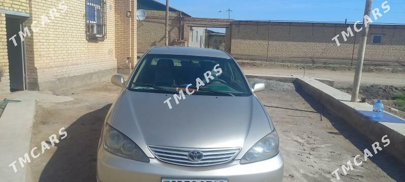 Toyota Camry 2005 - 145 000 TMT - Дянев - img 4