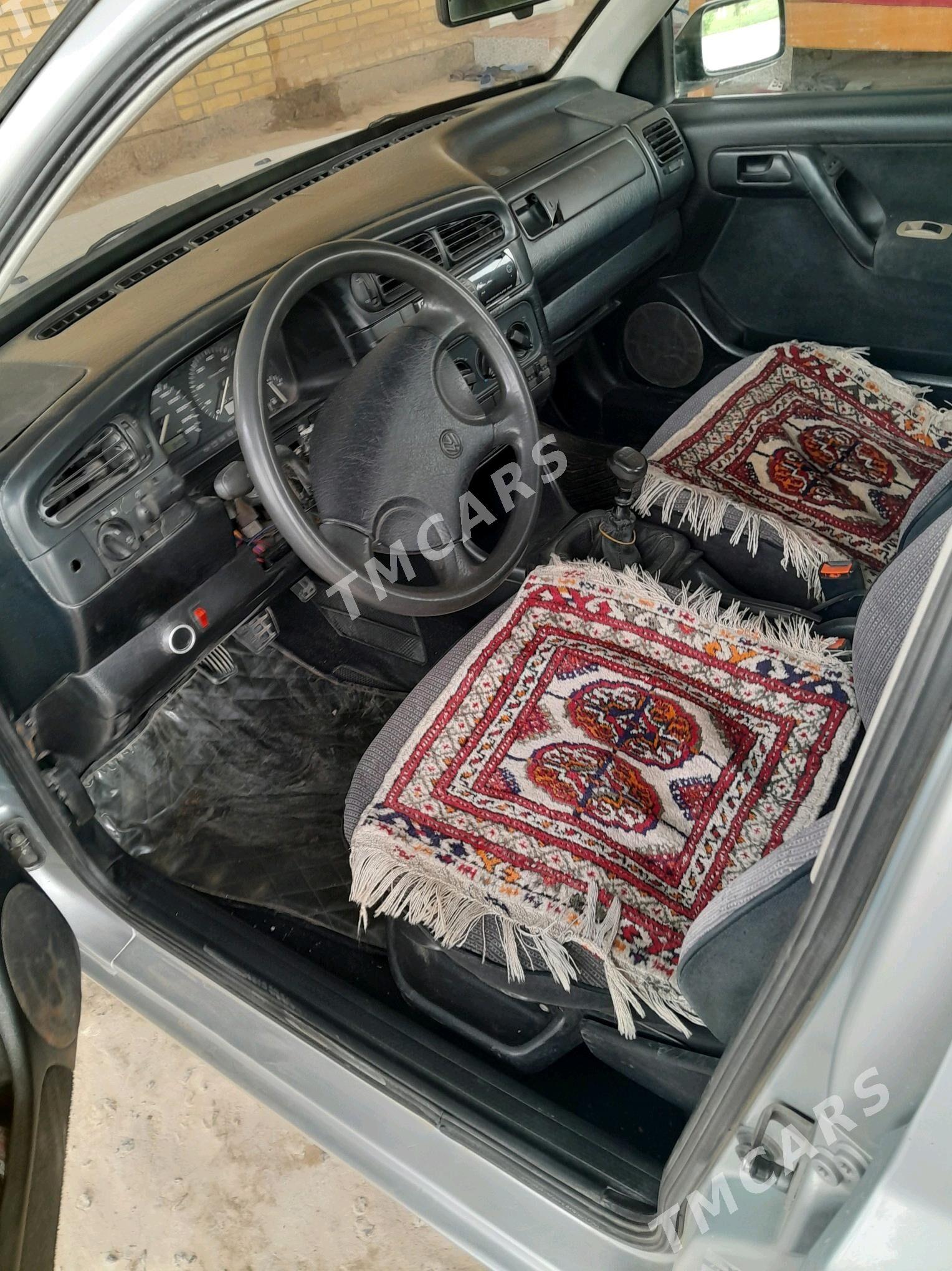 Volkswagen Jetta 1993 - 33 000 TMT - Garabekewül - img 4