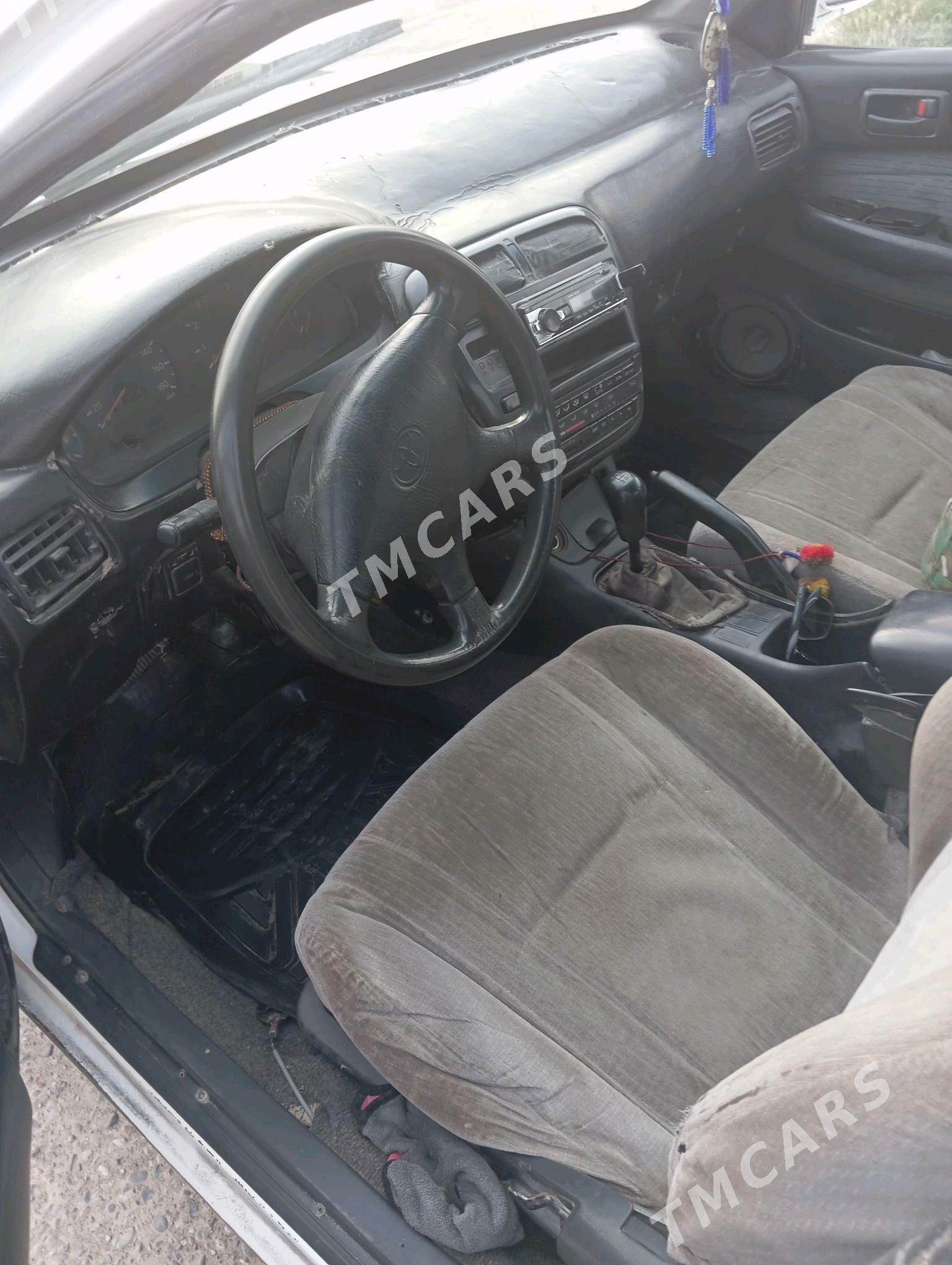 Toyota Carina 1995 - 30 000 TMT - Байрамали - img 2