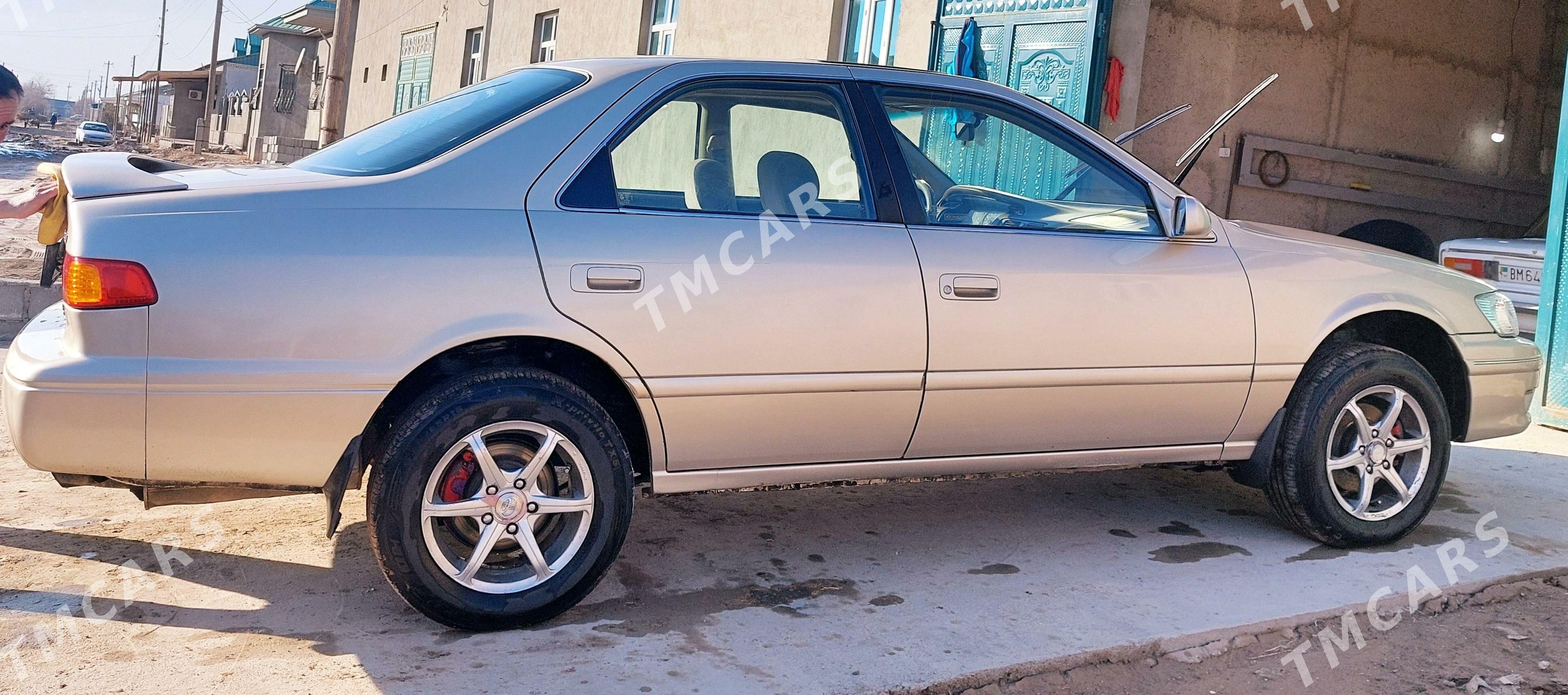 Toyota Camry 1997 - 124 000 TMT - Köneürgenç - img 6