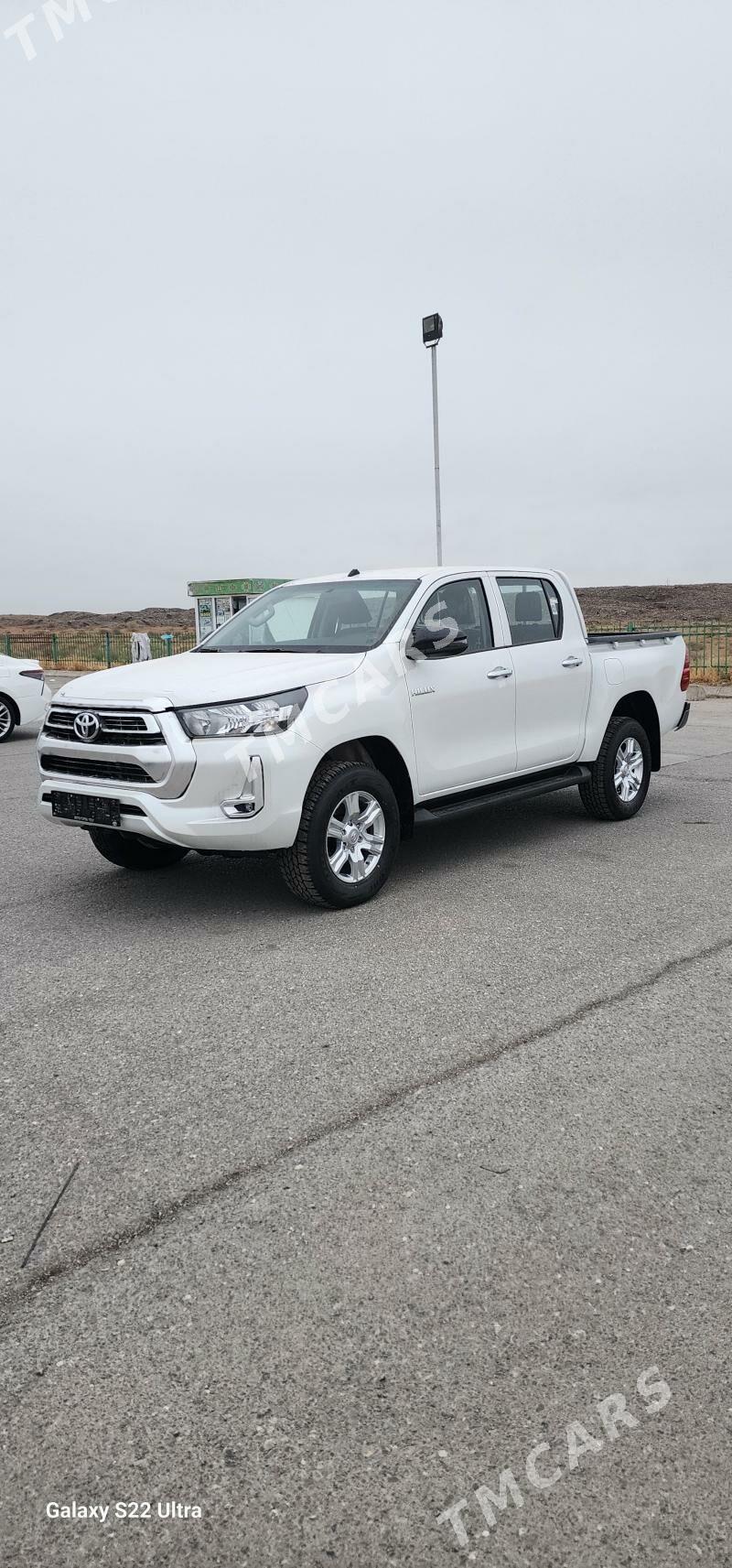 Toyota Hilux 2024 - 617 000 TMT - Ашхабад - img 2