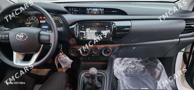 Toyota Hilux 2024 - 617 000 TMT - Ашхабад - img 9