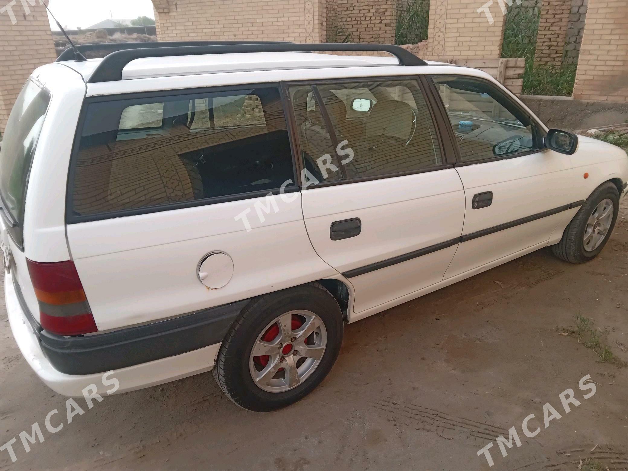 Opel Astra 1996 - 40 000 TMT - Саят - img 3