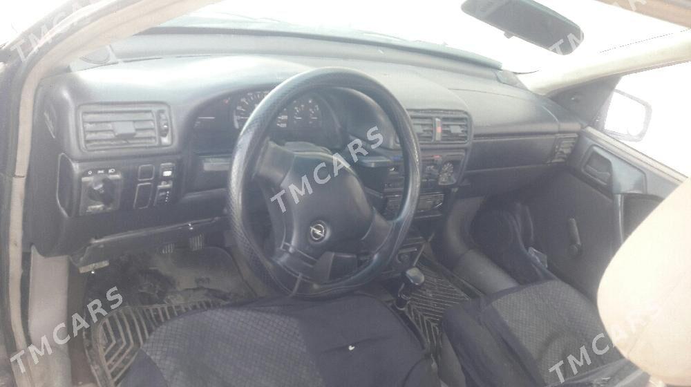 Opel Astra 1992 - 20 000 TMT - Губадаг - img 2