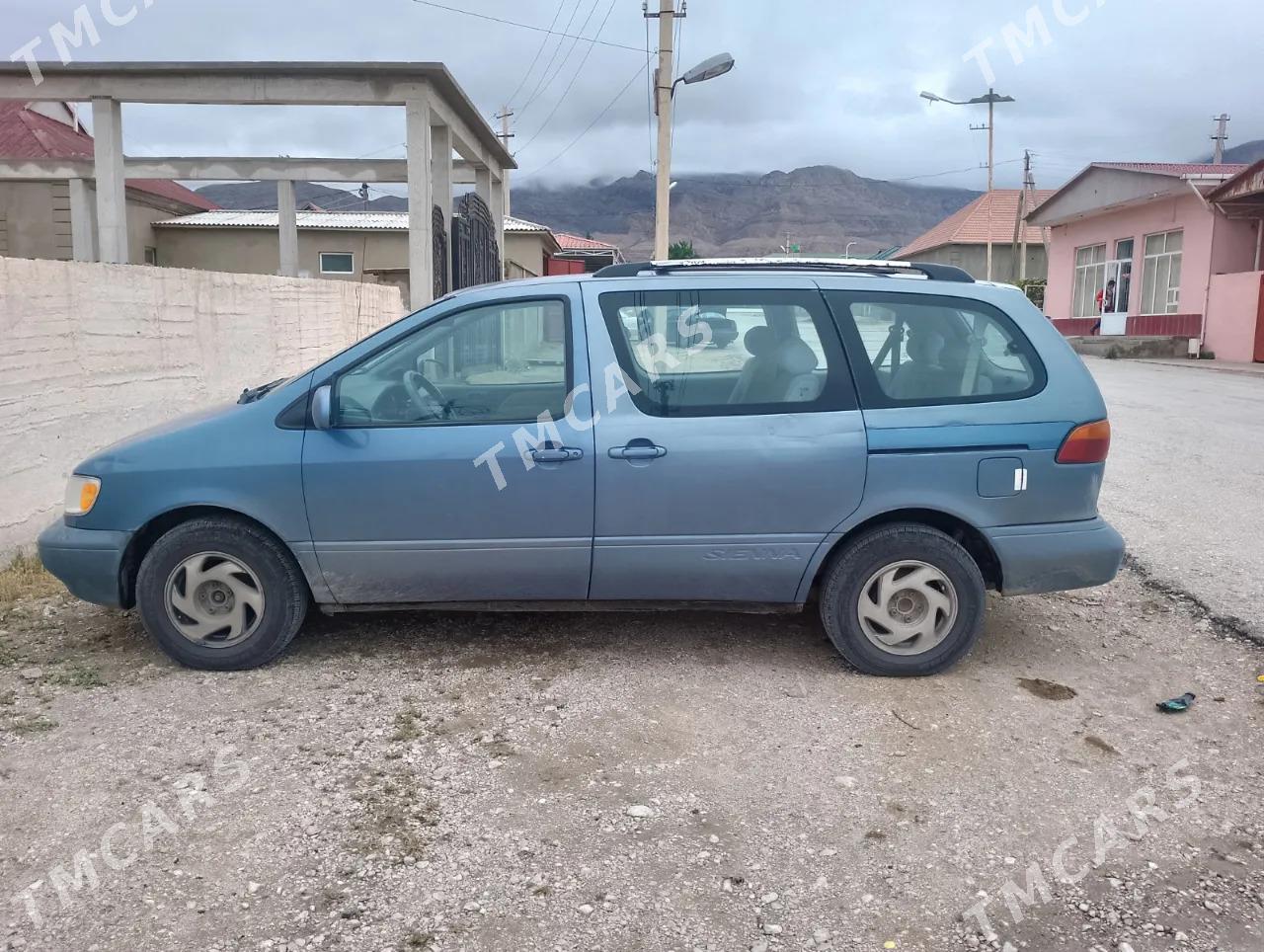 Toyota Sienna 2000 - 150 000 TMT - Balkanabat - img 2