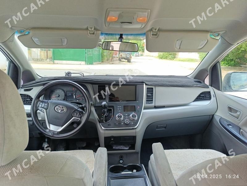 Toyota Sienna 2017 - 370 000 TMT - Balkanabat - img 2