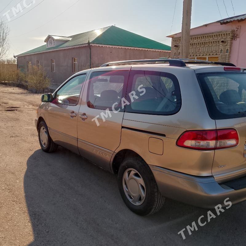 Toyota Sienna 2002 - 150 000 TMT - Gubadag - img 5
