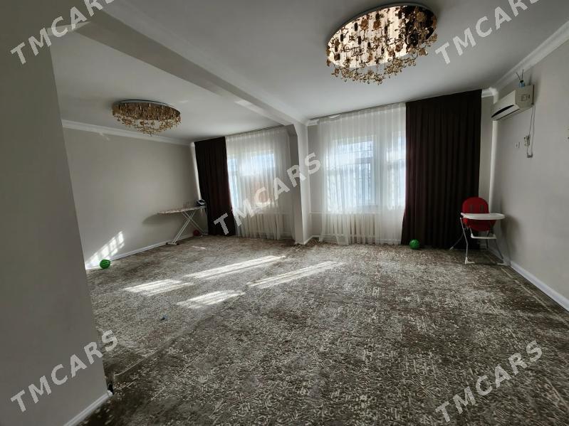 Dosaf proyezd 5/5 etaź 3+1kom - Ашхабад - img 6