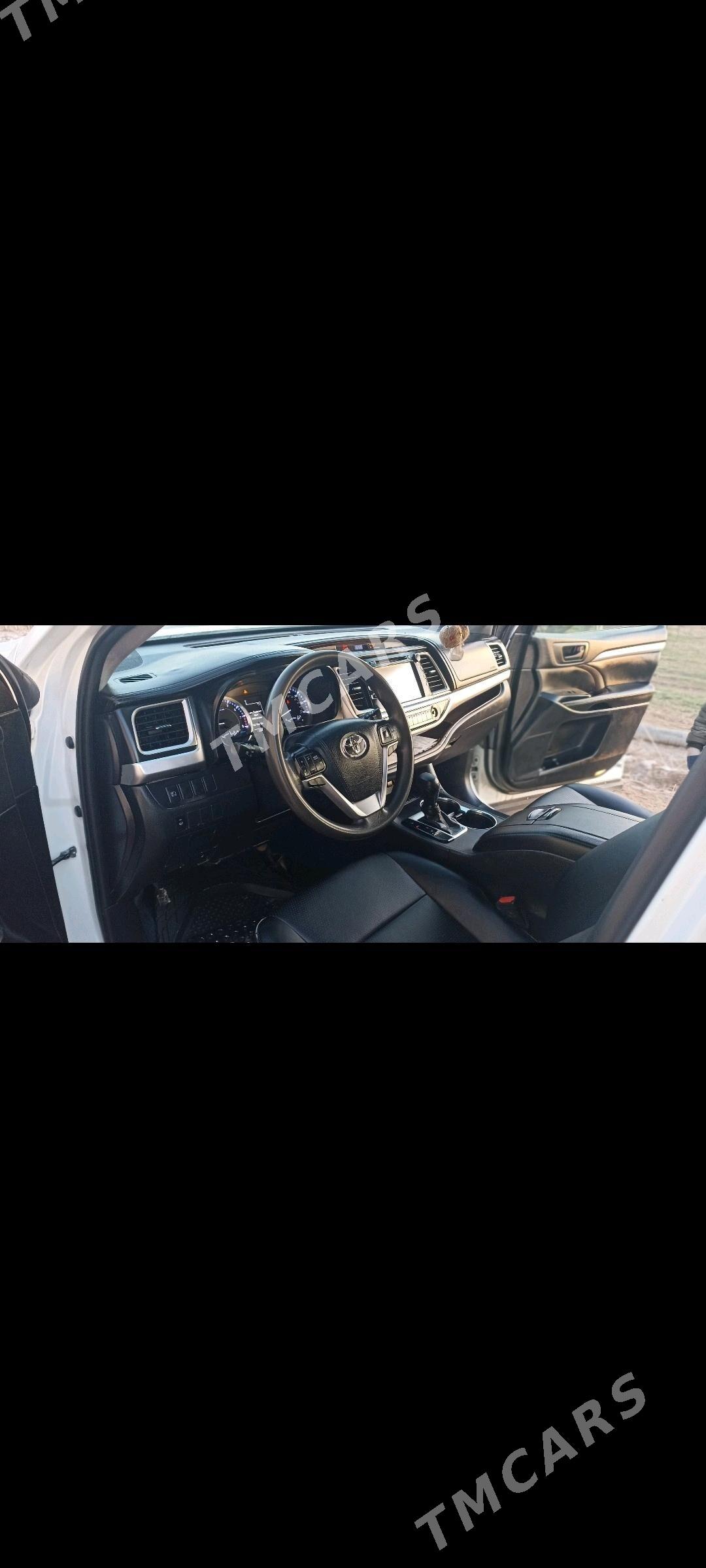 Toyota Highlander 2019 - 380 000 TMT - Boldumsaz - img 4