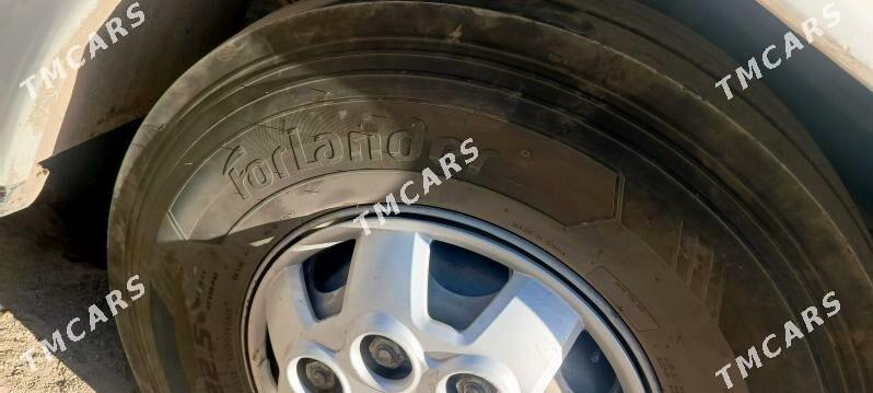 Mitsubishi Rosa 2000 - 250 000 TMT - Мары - img 9