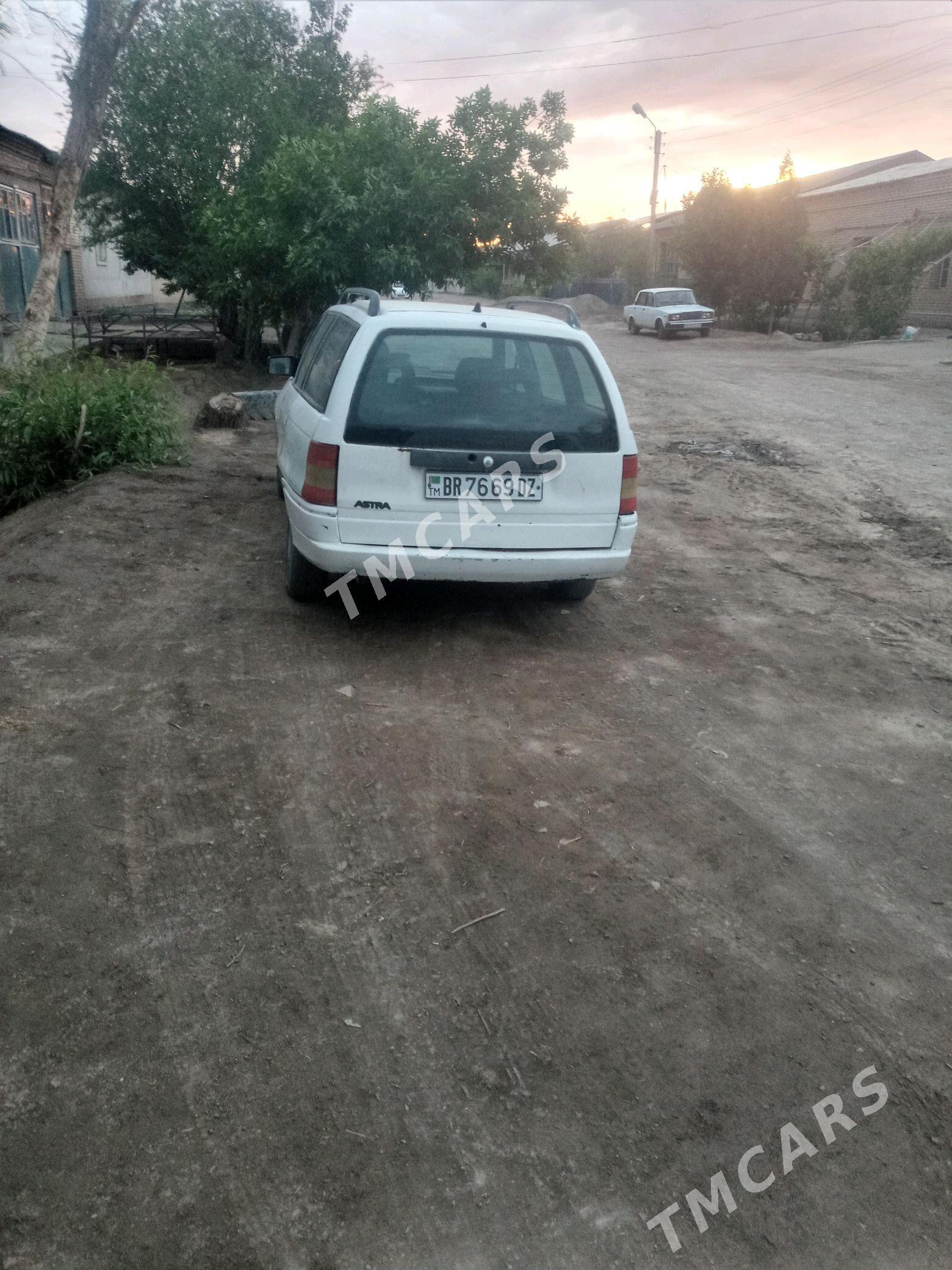 Opel Astra 1993 - 26 000 TMT - Губадаг - img 3