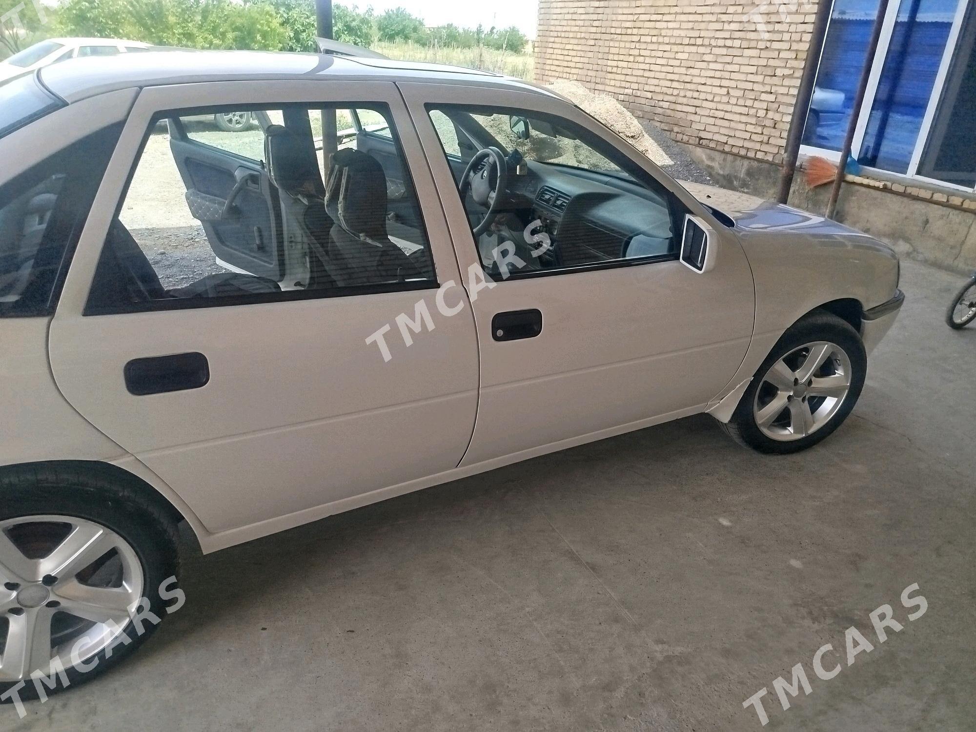 Opel Vectra 1991 - 50 000 TMT - Kaka - img 2