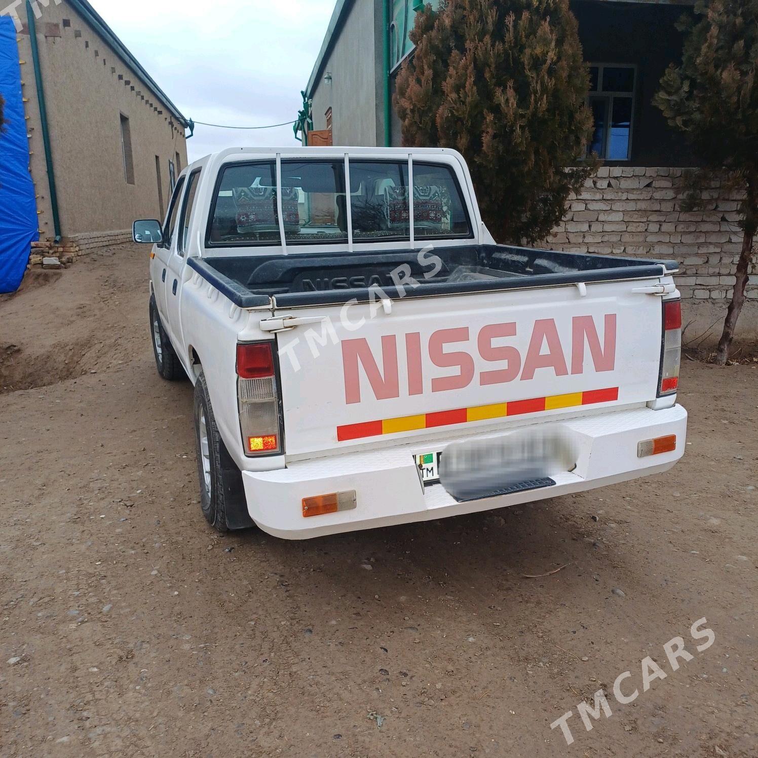 Nissan Navara 2011 - 135 000 TMT - Görogly (Tagta) - img 7