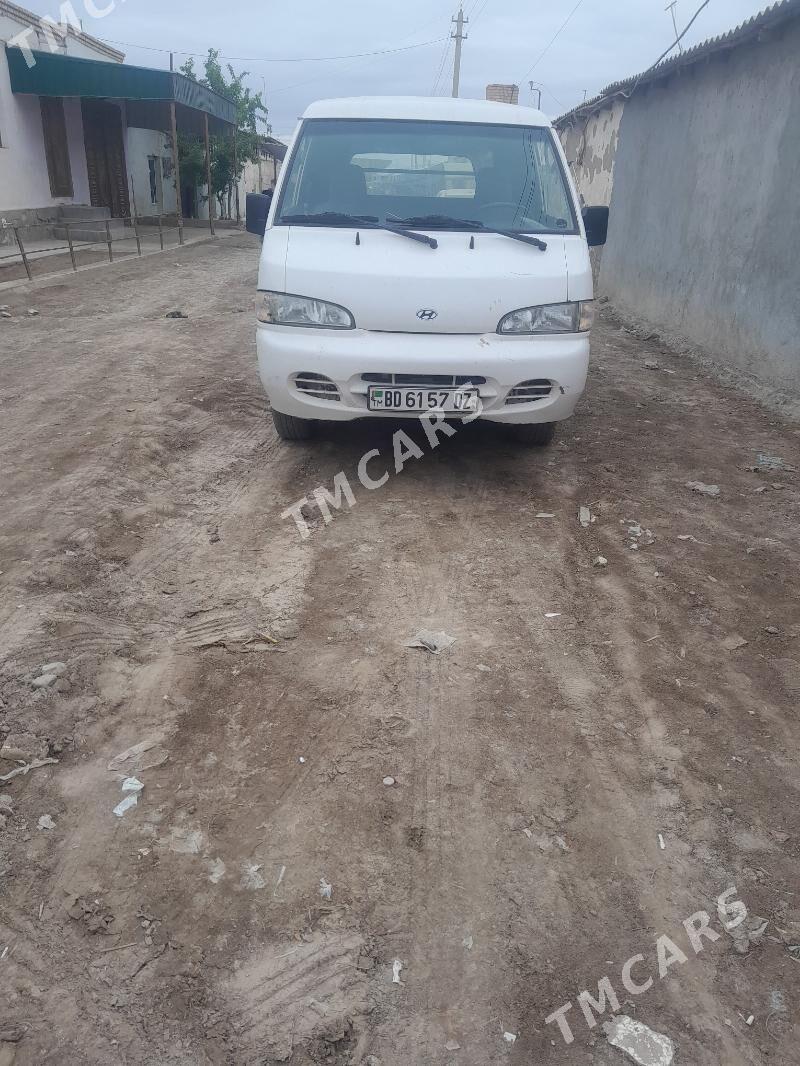 Toyota Hiace 2003 - 95 000 TMT - Кёнеургенч - img 4