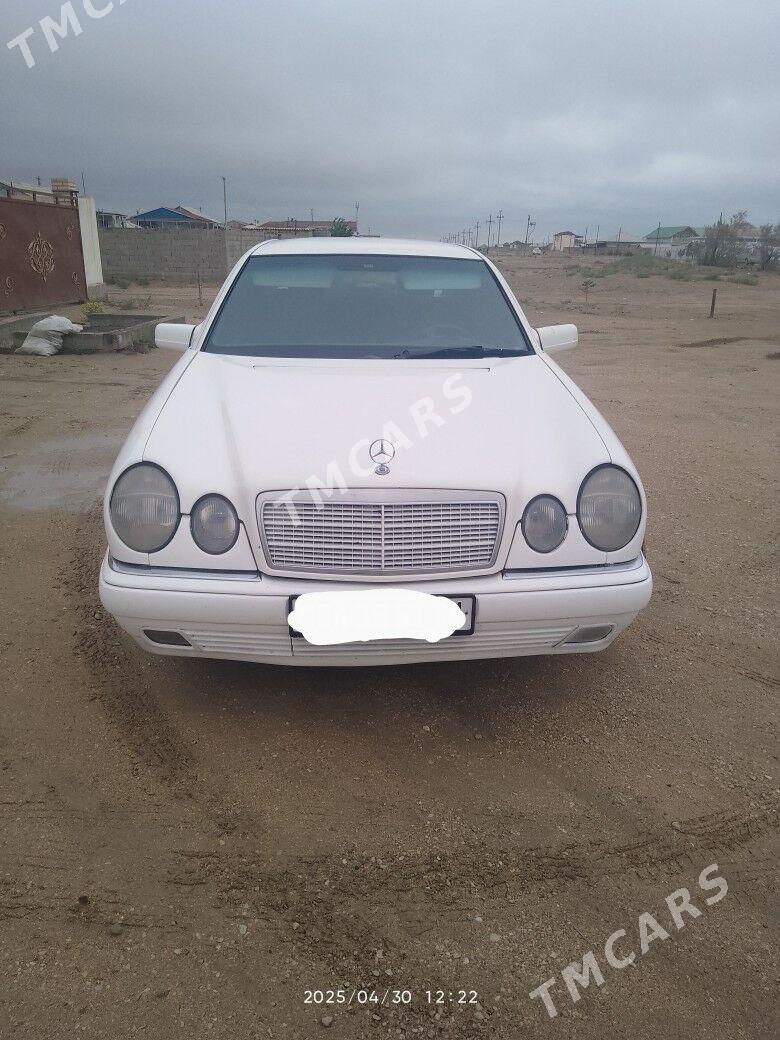 Mercedes-Benz E320 1996 - 55 000 TMT - Balkanabat - img 5