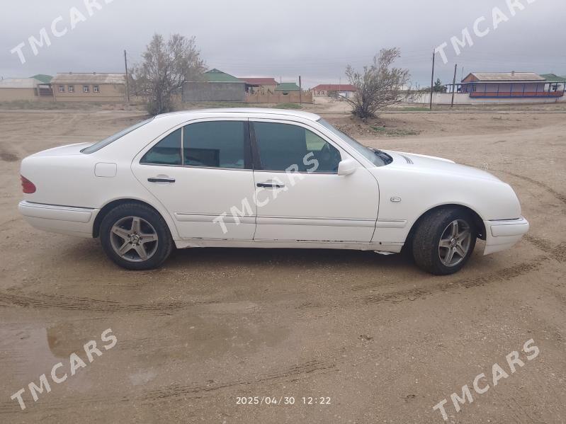 Mercedes-Benz E320 1996 - 55 000 TMT - Balkanabat - img 7
