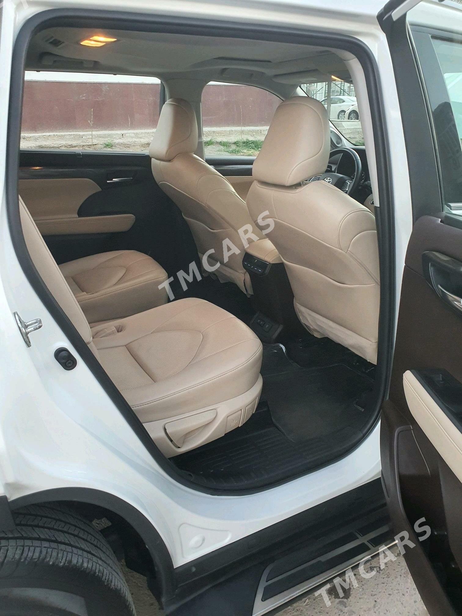 Toyota Highlander 2021 - 580 000 TMT - Мары - img 9