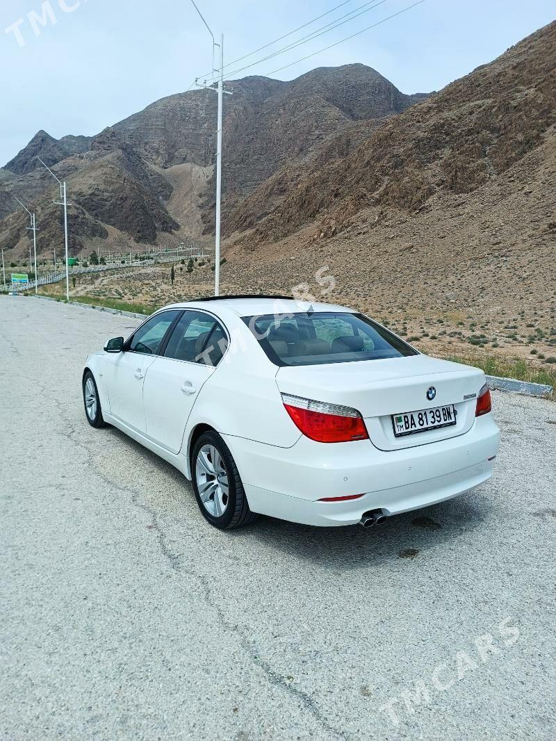 BMW E60 2009 - 200 000 TMT - Балканабат - img 4