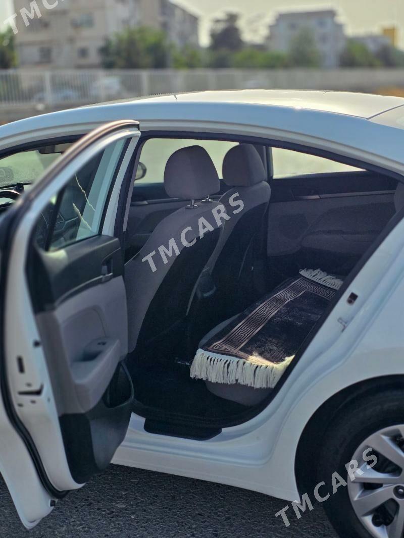 Hyundai Elantra 2018 - 177 000 TMT - Aşgabat - img 3
