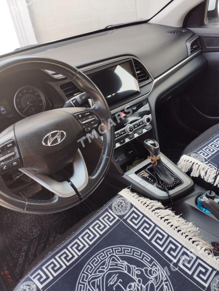 Hyundai Elantra 2019 - 215 000 TMT - Balkanabat - img 3