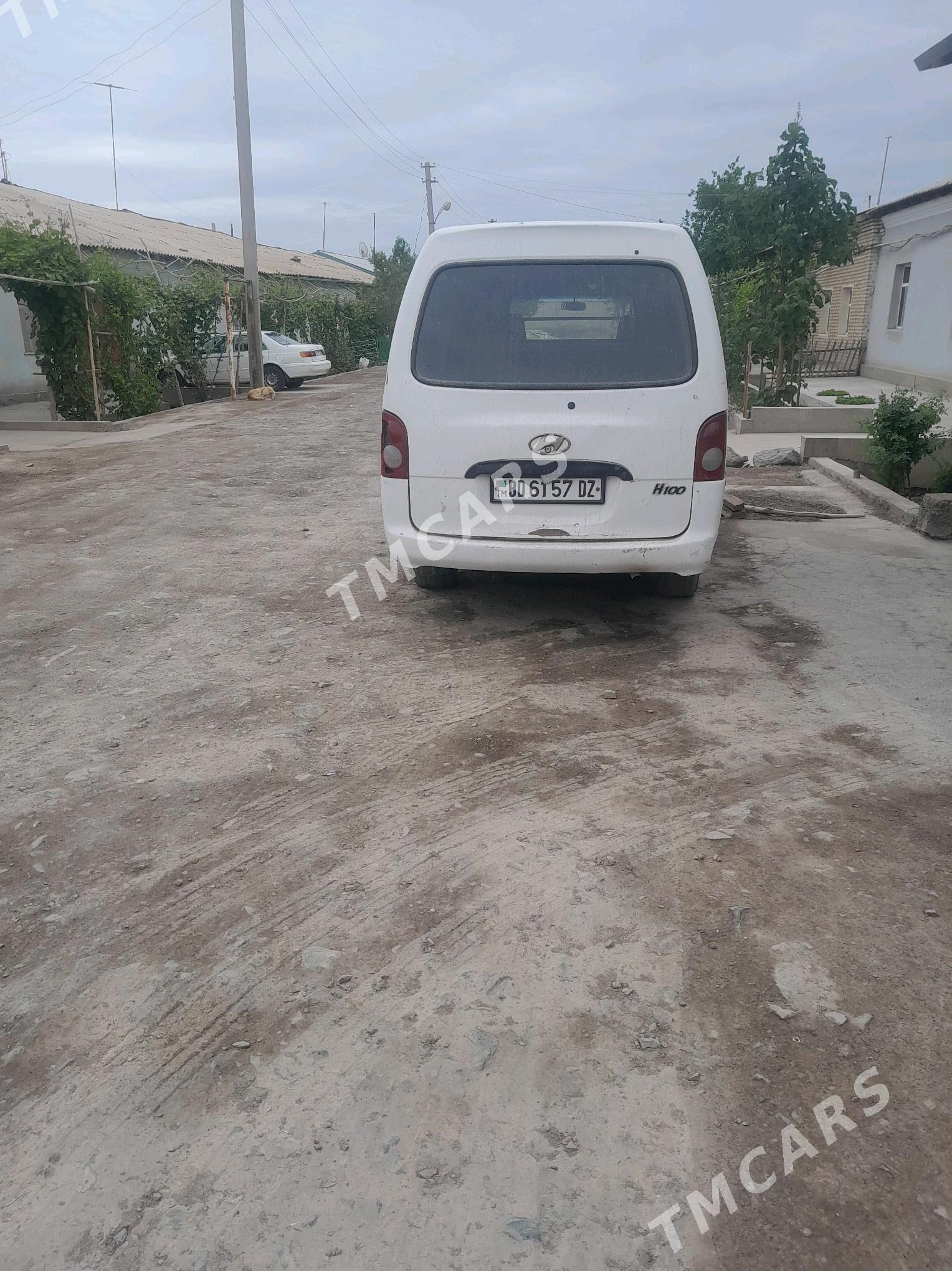 Nissan Urvan 2003 - 95 000 TMT - Кёнеургенч - img 4