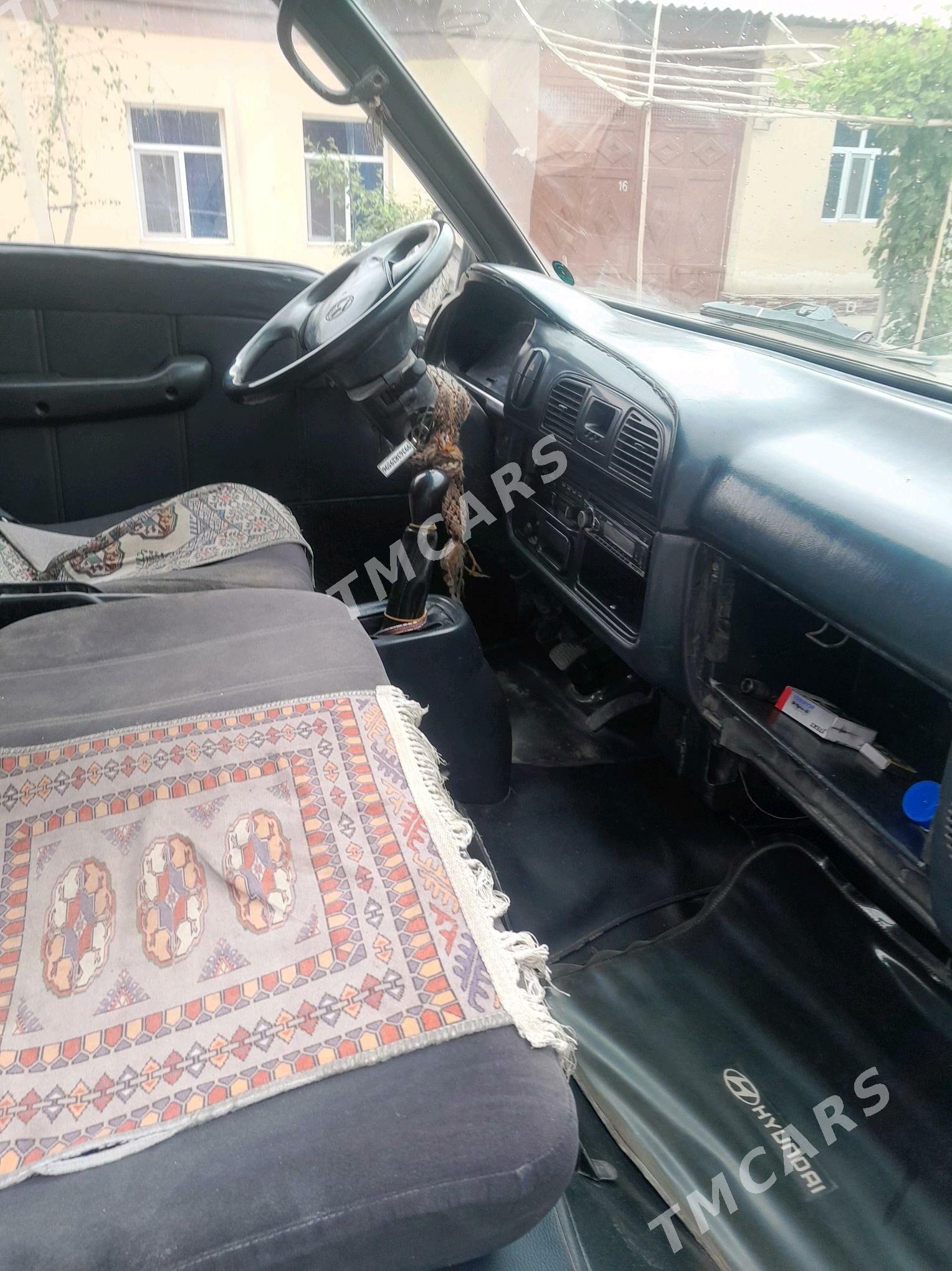 Nissan Urvan 2003 - 95 000 TMT - Кёнеургенч - img 2