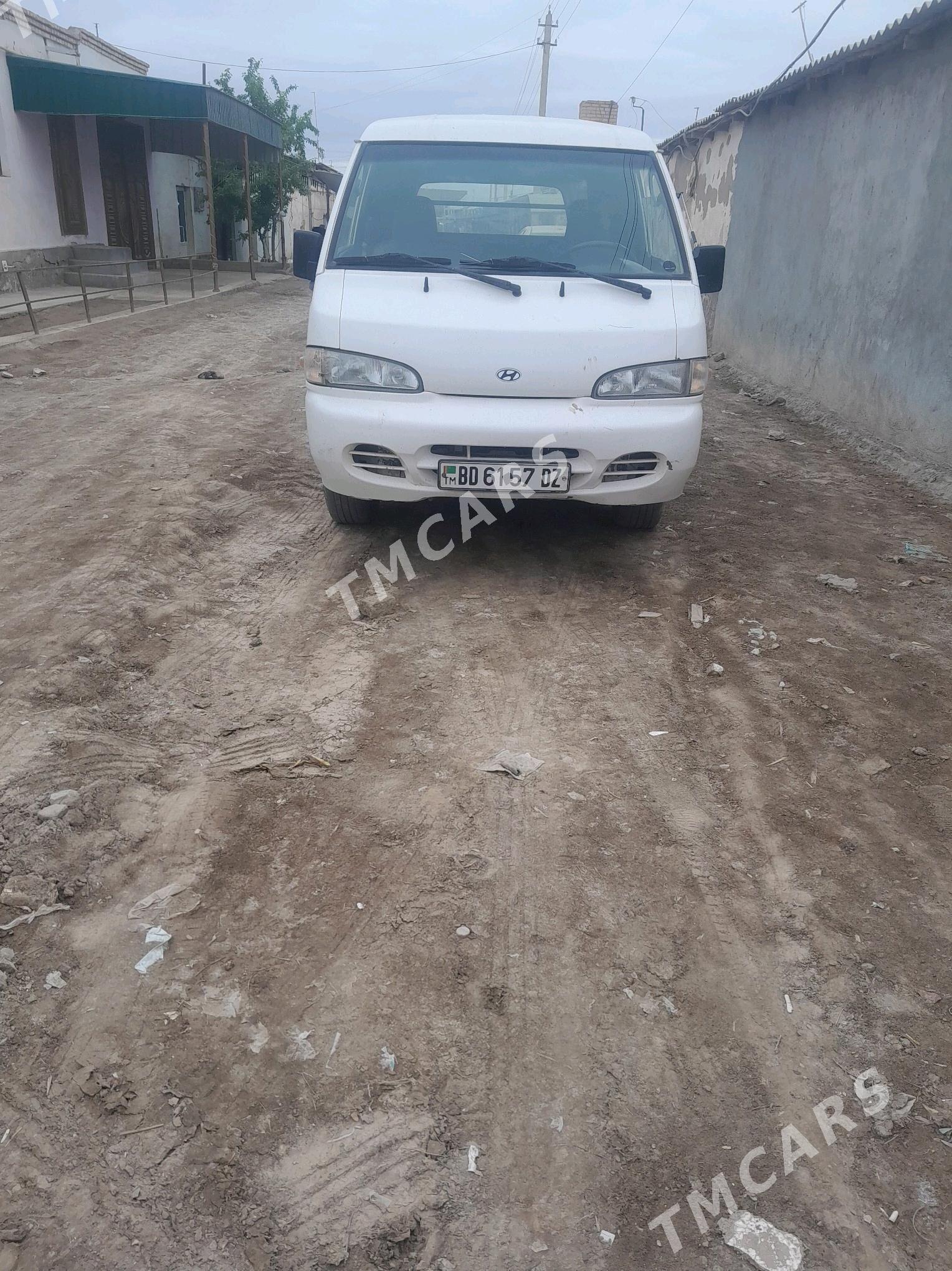 Nissan Urvan 2003 - 95 000 TMT - Кёнеургенч - img 5