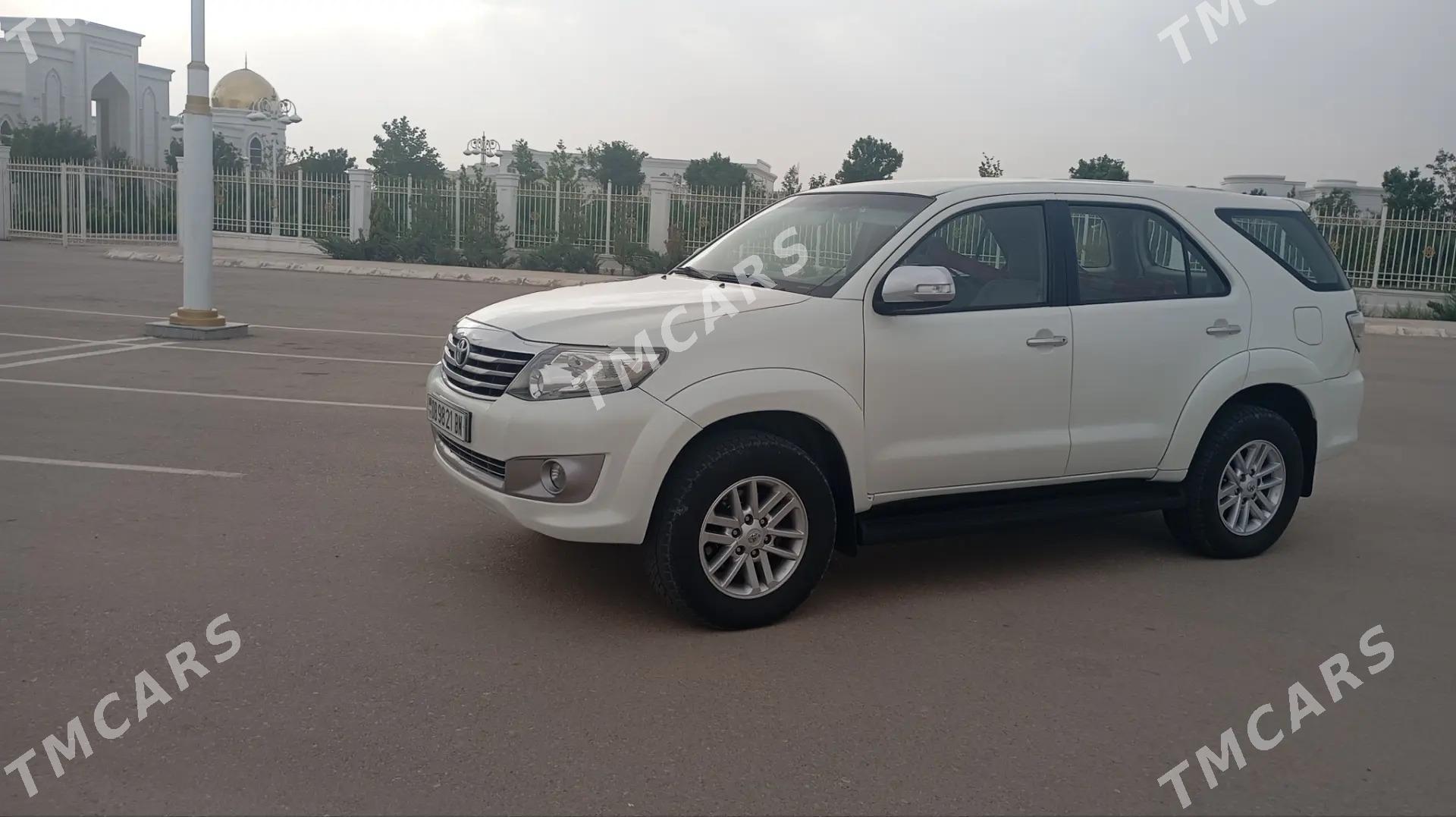 Toyota Fortuner 2013 - 280 000 TMT - Балканабат - img 2