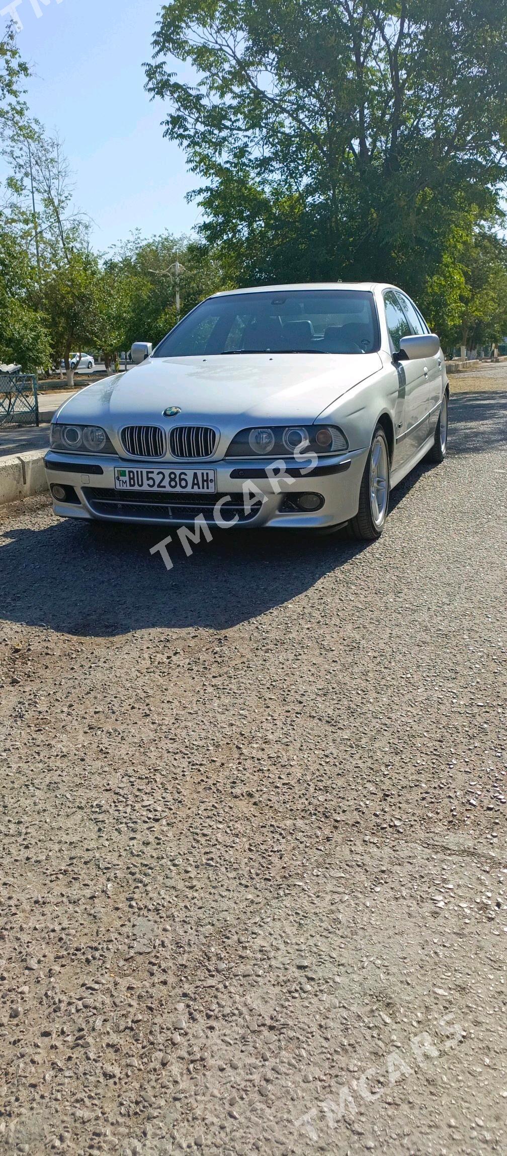 BMW E39 2001 - 120 000 TMT - Aşgabat - img 3